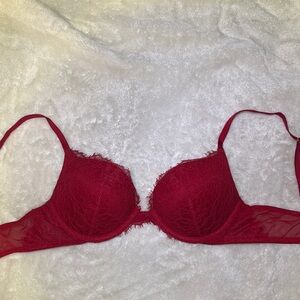 Victoria’s Secret push-up lace bra